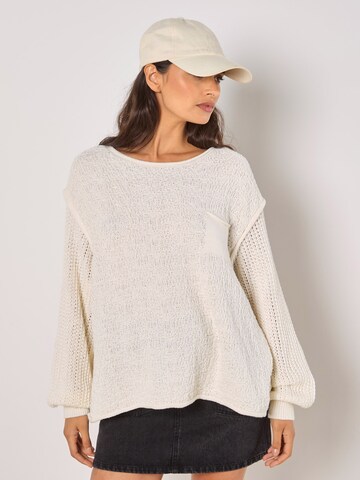 Pull-over Apricot en blanc