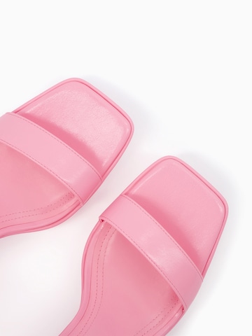 Bershka Sandale in Pink