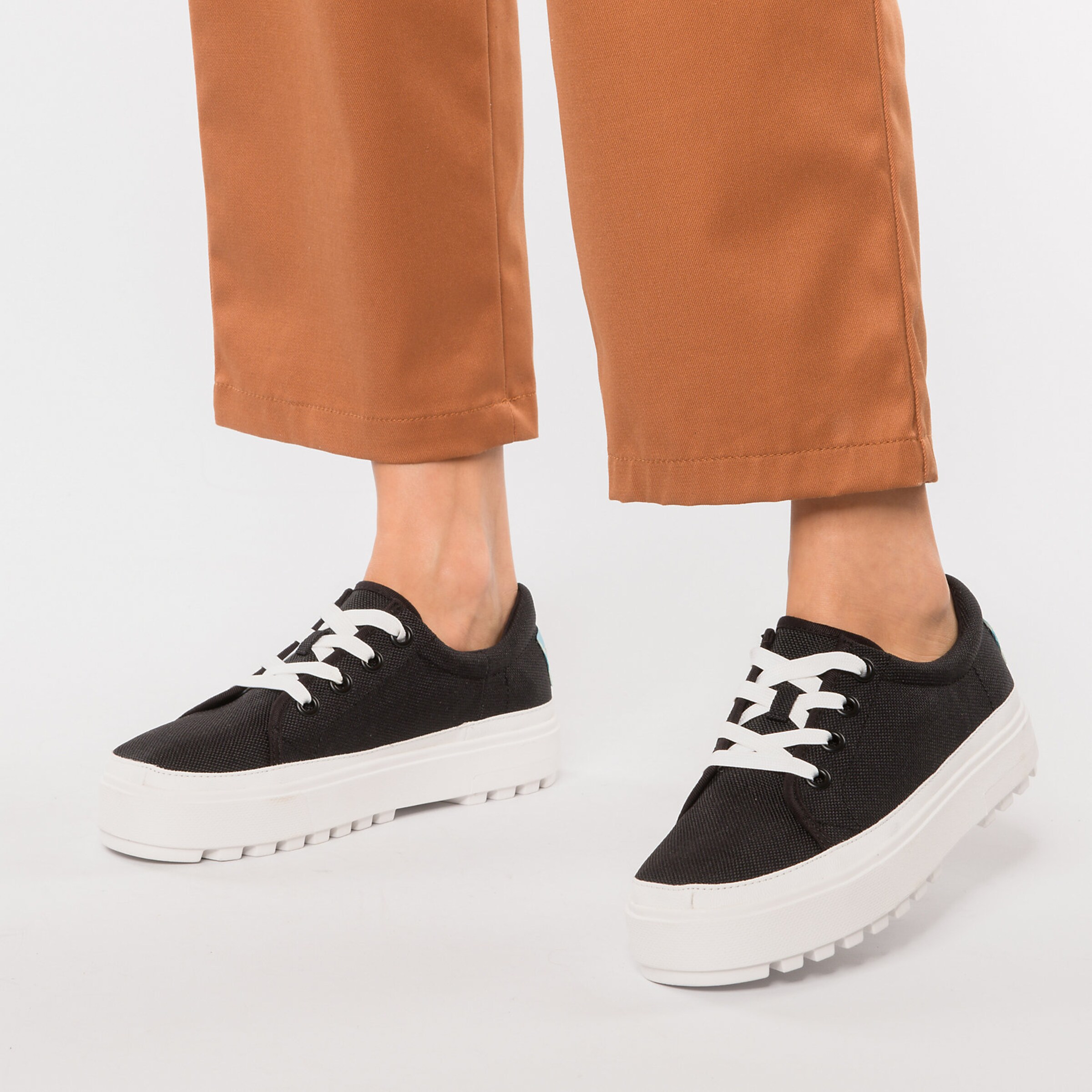 Frauen Sneaker TOMS Sneaker ' Lace Up Lug ' in Schwarz - WP49718 Frauen Sneaker TOMS Sneaker ' Lace Up Lug ' in Schwarz - WP49718
