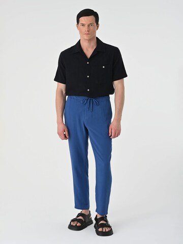 Antioch Regular fit Button Up Shirt in Black
