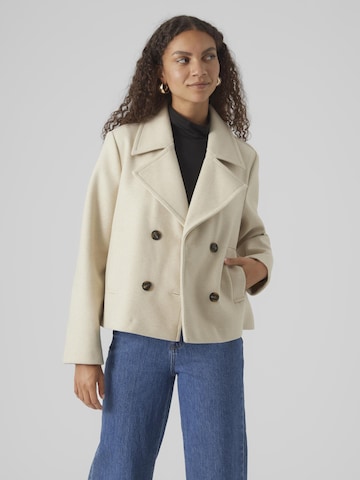 Veste mi-saison 'VINCEMIA ' Vero Moda Curve en beige : devant