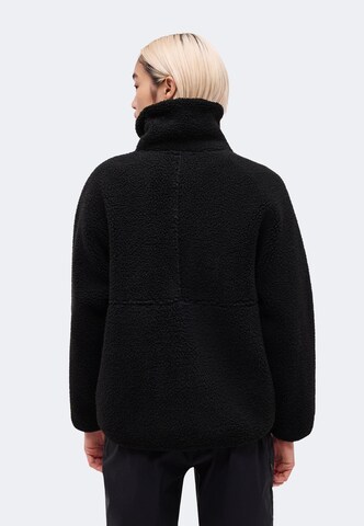 4F - Chaqueta polar funcional en negro: atrás