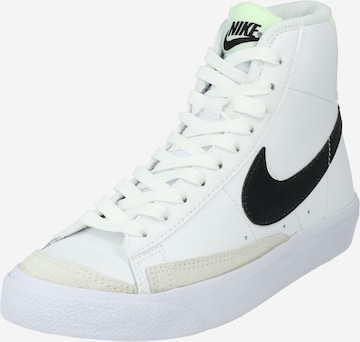Baskets Nike Sportswear en blanc : devant