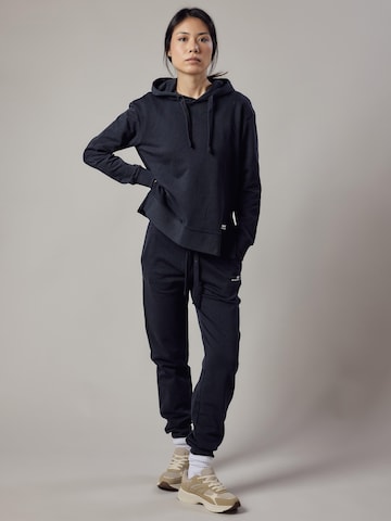 Felpa 'Felpa con Cappuccio e Spacchi Laterali' di OWN Off With Nature in blu: frontale