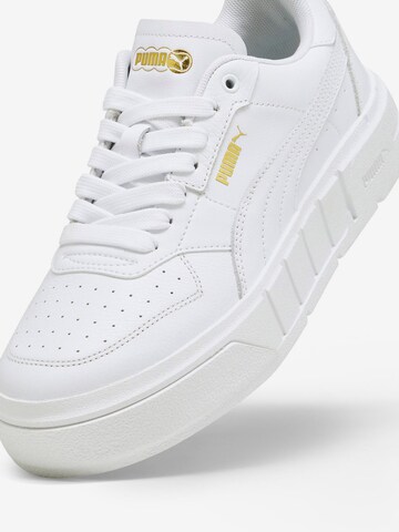 Baskets basses PUMA en blanc