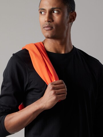 OWN Off With Nature - Camiseta en negro