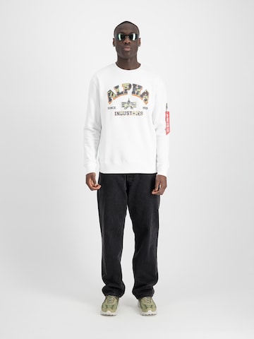 Sweat-shirt ALPHA INDUSTRIES en blanc