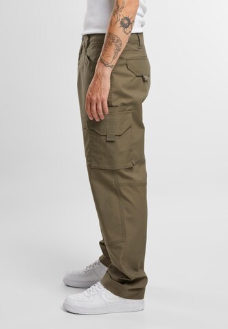 Brandit Regular Cargo trousers in Green
