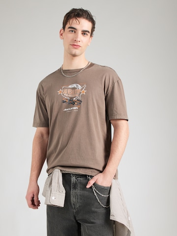 HOLLISTER T-Shirt 'MCLAREN VEGAS' in Braun: Vorderseite
