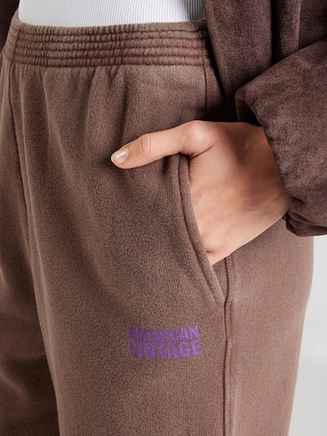 AMERICAN VINTAGE Loosefit Hose 'PLIZZY' in Braun