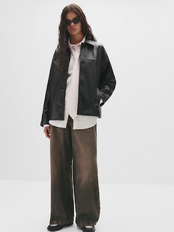 Veste mi-saison Pull&Bear en noir : devant