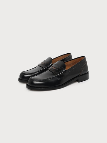 Chaussure basse 'WKACOLOMBA' Weekend Max Mara en noir