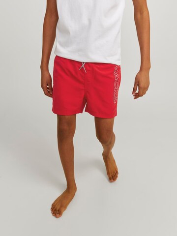 Shorts de bain 'JPSTFIJI' Jack & Jones Junior en rouge : devant