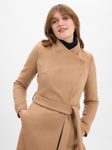 Marie Lund Tussenmantel in Beige