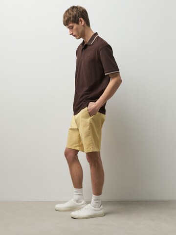 Next Regular Shorts in Gelb