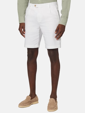 Boggi Milano Slim fit Trousers in White: front