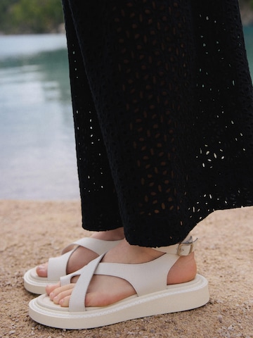 Estro Sandaal '22-21' in Beige