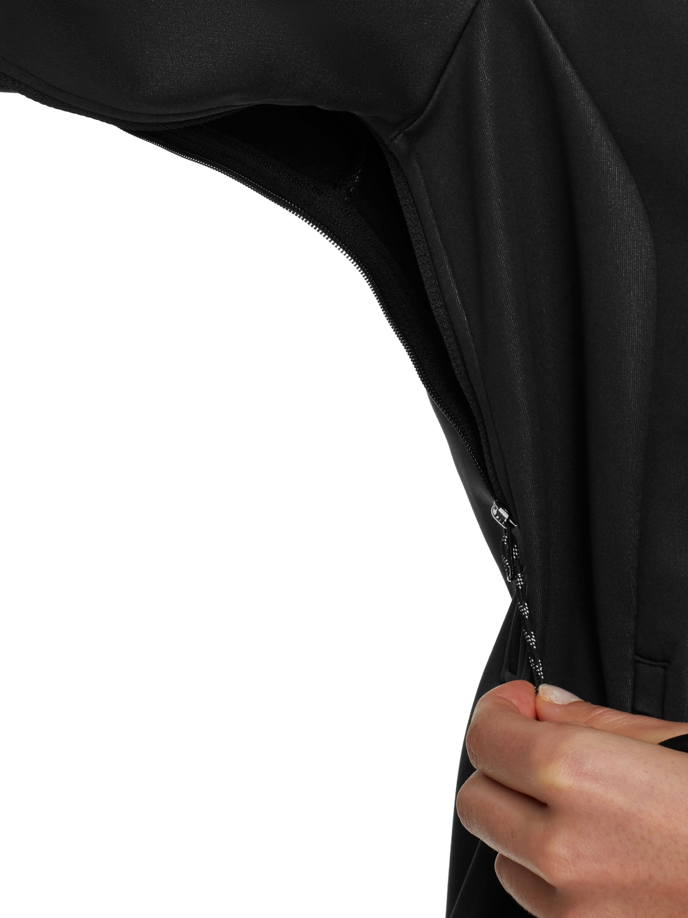 MAMMUT Outdoor Jacket in Black