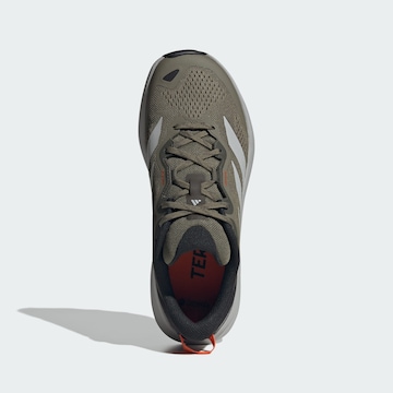 Chaussure de course 'Tracefinder Plus' ADIDAS TERREX en vert