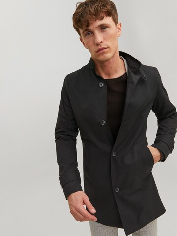 Manteau mi-saison 'CARL' JACK & JONES en noir