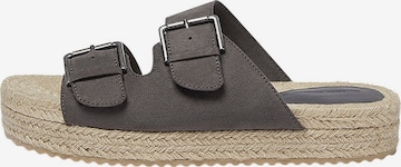 Pull&Bear Pantolette in Grau