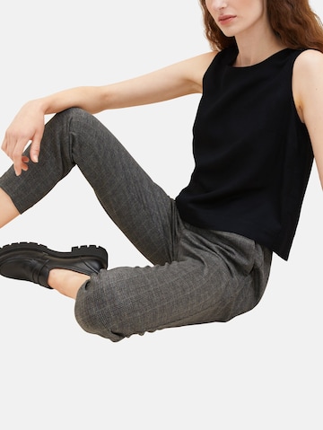 Coupe slim Pantalon à pince TOM TAILOR en gris