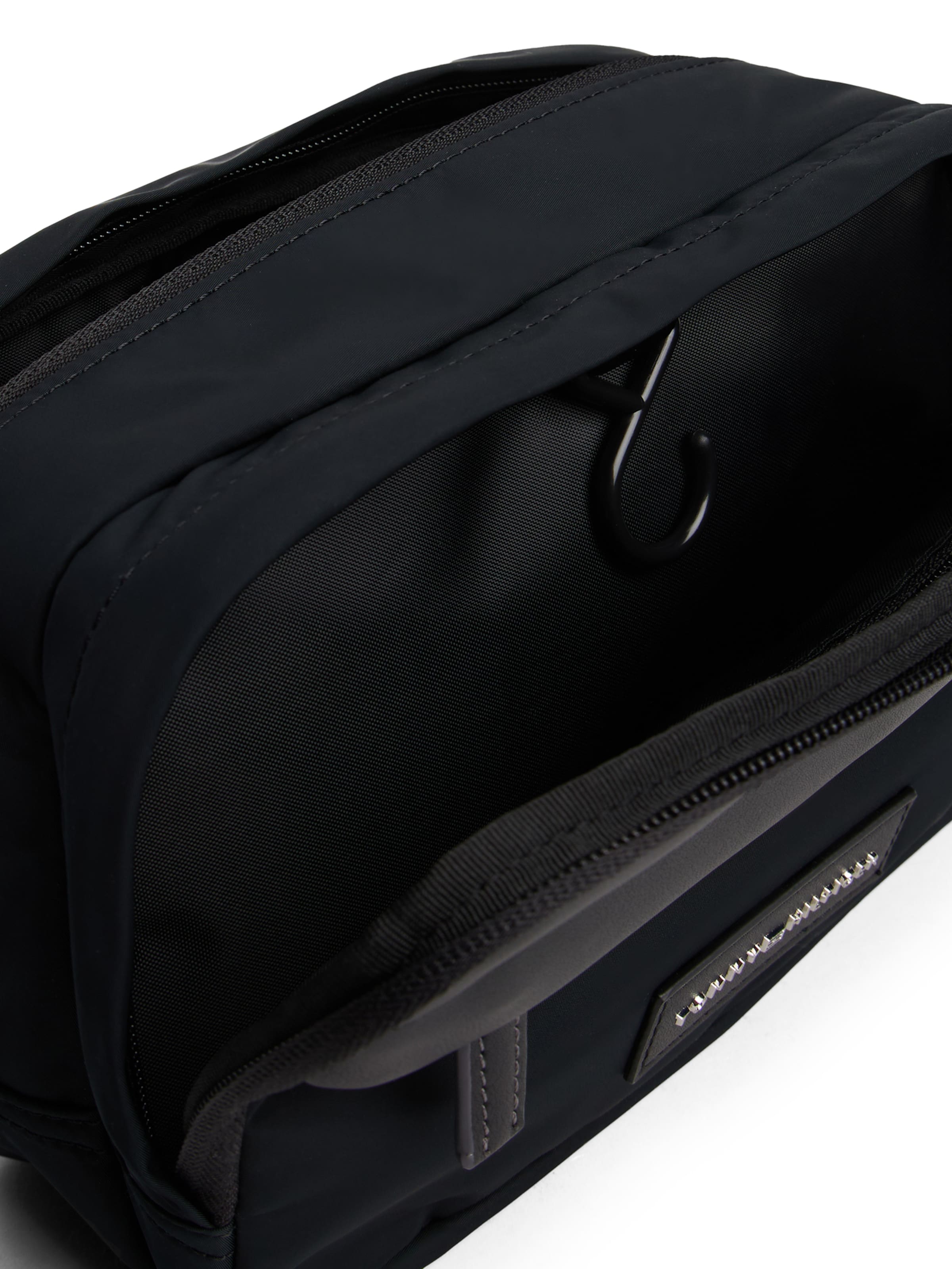 TOMMY HILFIGER Waschtasche in Schwarz