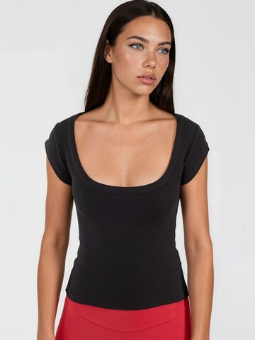 Busem - Blusa em preto: frente