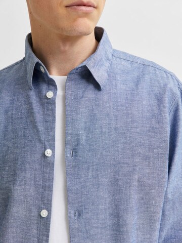 SELECTED HOMME Regular fit Button Up Shirt in Blue