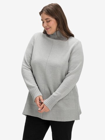 SHEEGO Sweater in Grey: front