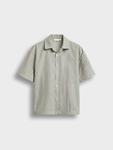 Burocs Button Up Shirt in Green: front