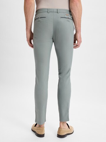 Coupe slim Pantalon chino bugatti en gris