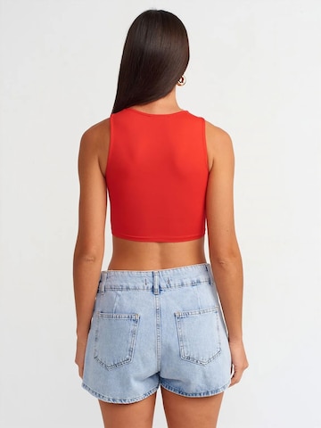 Haut Dilvin en rouge