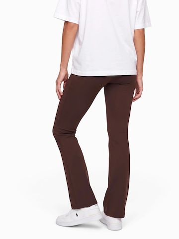 JDY - Bootcut Pantalón 'JDYPRETTY' en marrón