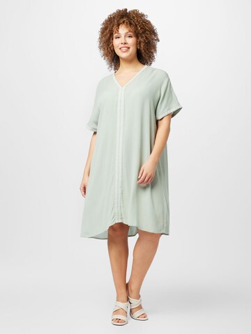 Robe 'MICHELLE' EVOKED en vert : devant