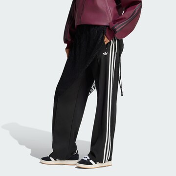 ADIDAS ORIGINALS Loosefit Broek 'FIREBIRD' in Zwart: voorkant