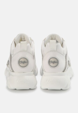 BUFFALO Sneaker in Weiß