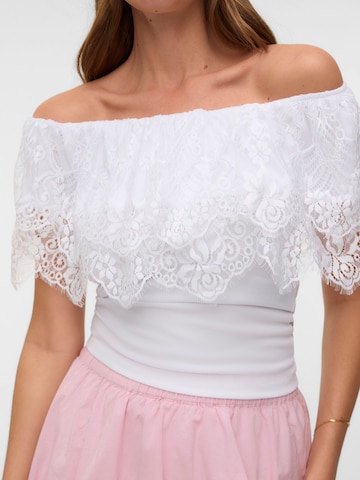 VERO MODA - Blusa en blanco