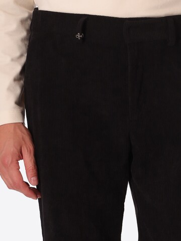 Distretto12 - regular Pantalón chino 'Leonardo' en negro