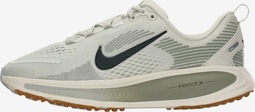 NIKE Sportssko 'VOMERO 18' i grå: forside