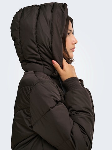 JDY Winter coat 'JDYSKYLAR' in Brown