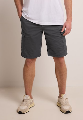 Street One MEN Regular Cargoshorts in Grau: Vorderseite