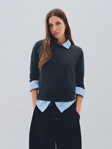 Bershka Sweater in Blue: front
