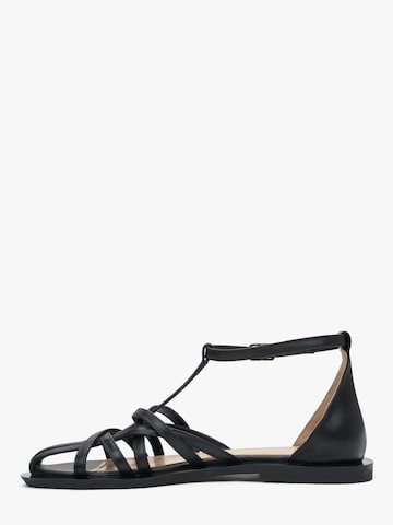 Estro Sandaal '11-10-81' in Zwart