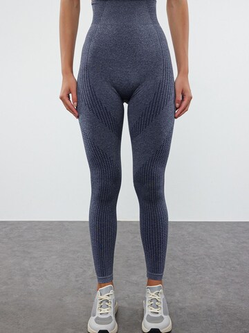 Skinny Leggings Trendyol en bleu : devant