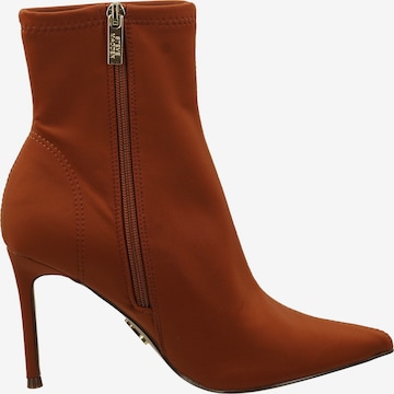 STEVE MADDEN Ankle Boots in Brown