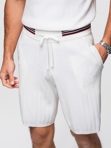 Ombre Regular Chino in Wit