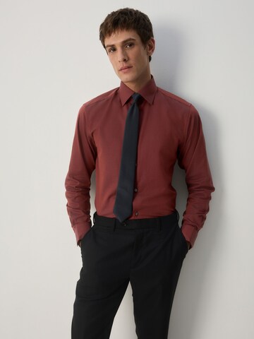 Next Regular Fit Hemd mit Krawatte in Braun: Vorderseite