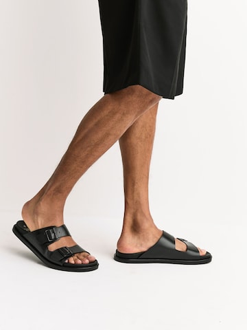 Next Пантолеты в Черный