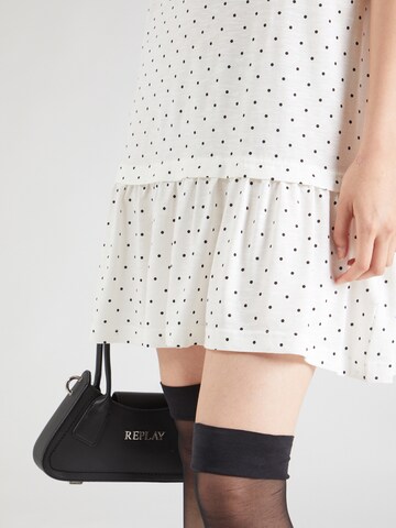 Monki Платье в Белый